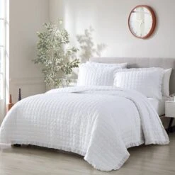 2-Piece White Crush Stitch Quilt Set, Twin