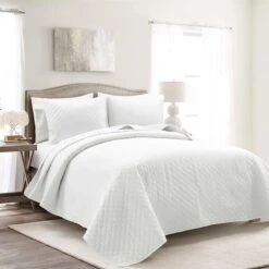 3-Piece Ava White Diamond Quilt Set, Full/Queen