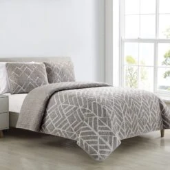 3-Piece Grey Savoy Stitch Quilt Set, Full/Queen