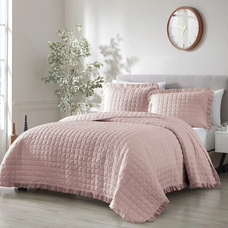 3-Piece Pink Crush Stitch Quilt Set, King 3 3-Piece Pink Crush Stitch Quilt Set, King