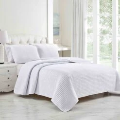 3-Piece White Striped Quilt Set, King