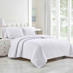 3-Piece White Striped Quilt Set, Queen