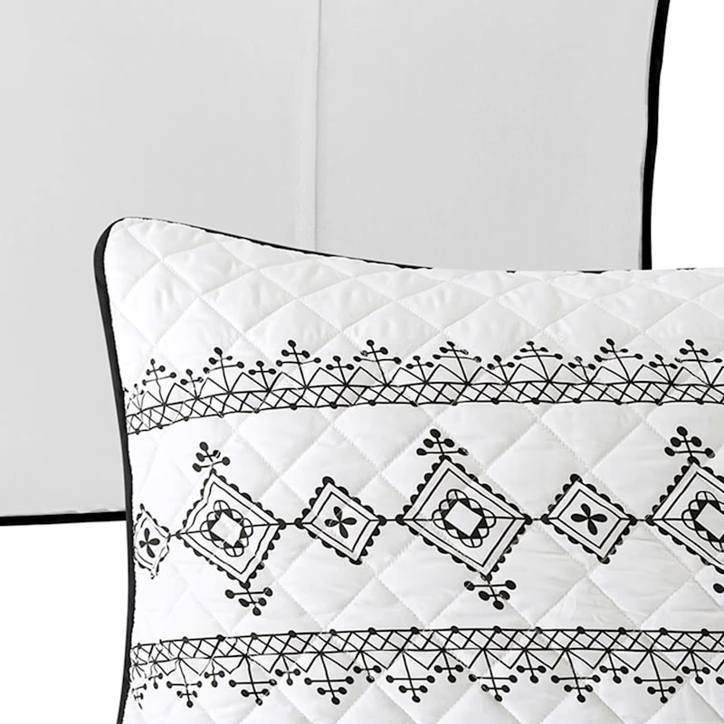 3-Piece White Turkish Print Quilt Set, King 6 3-Piece White Turkish Print Quilt Set, King - Image 4