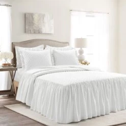Ava 3-Piece White Diamond Ruffle Quilt Set, King