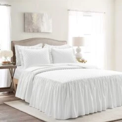 Ava 3-Piece White Diamond Ruffle Quilt Set, Queen