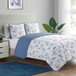 Blue & White Floral Bouquet Printed Quilt Set, King