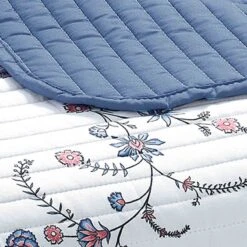 Blue & White Floral Bouquet Printed Quilt Set, King -Comforters Sales blue white floral bouquet printed quilt set king 5