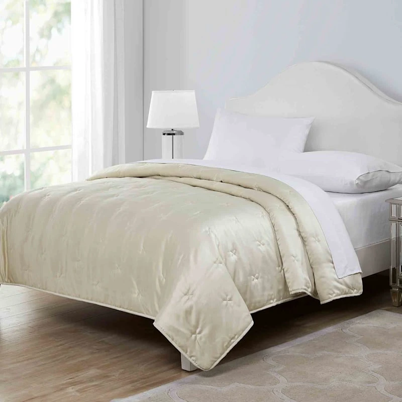 Charmellse 3-Piece Gold Tufted Quilt Set, King 3 Charmellse 3-Piece Gold Tufted Quilt Set, King