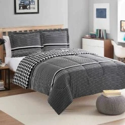 Glambition 3-Piece Black & White Heart Striped Print Essential Comforter Set, Full/Queen