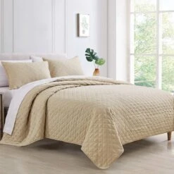 Honeybloom 3-Piece Neutral Textured Quilt Set, King