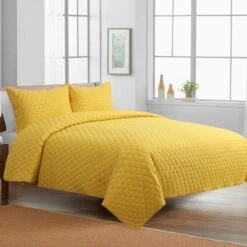 Honeybloom 3-Piece Yellow Quilt Set, King