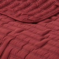 Path Geo Pinsonic Quilt King Red -Comforters Sales path geo pinsonic quilt king red 3