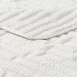 Path Geo Pinsonic Quilt King White -Comforters Sales path geo pinsonic quilt king white 3