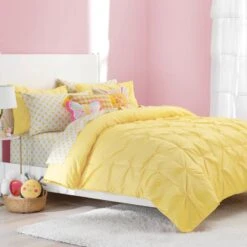 Pretty Pleats Yellow Comforter, Twin